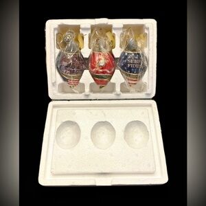 Bradford Editions U.S. Marines “Faithful to the Flag” Ornament Set